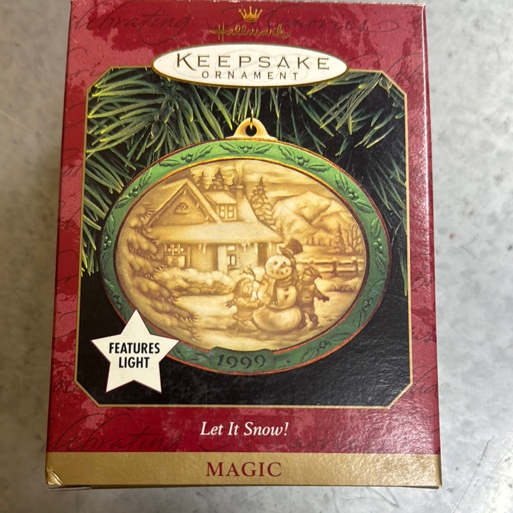Hallmark Keepsake lighted Let it Snow Ornament NIB
